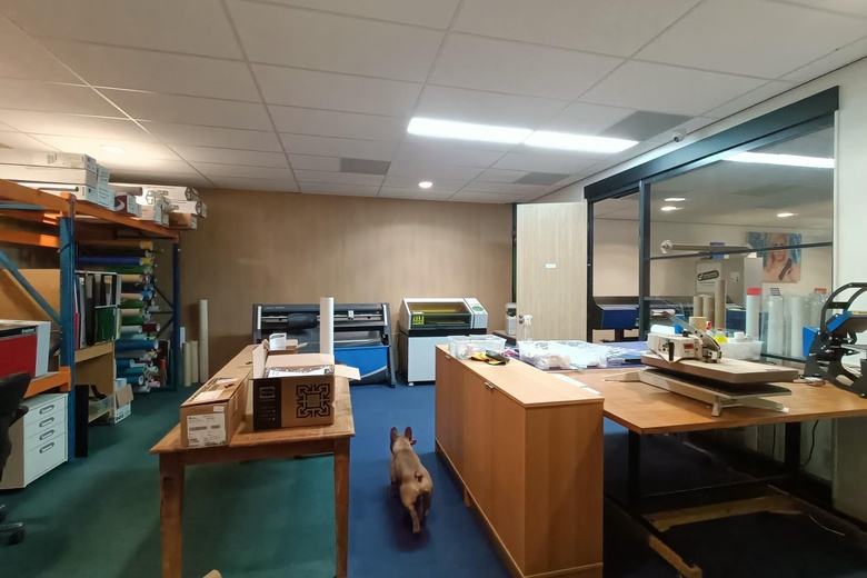 BedrijfsruimteaanHunnenpad 4<br/> inOss BedrijfsruimteaanHunnenpad 4<br/> inOss