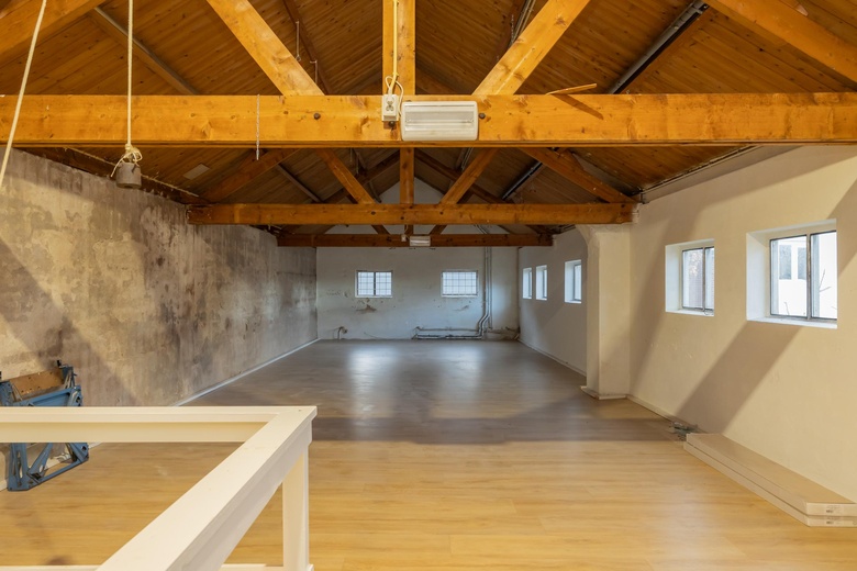 WinkelruimteaanHoofdstraat 144<br/> inSassenheim