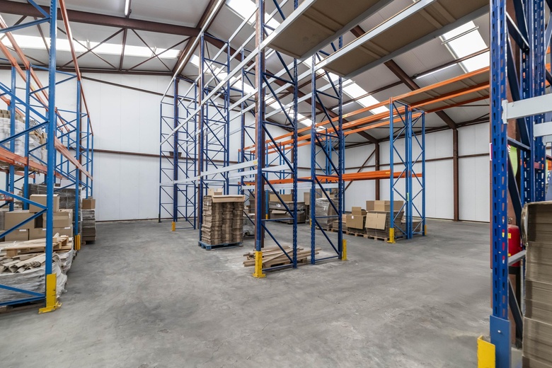 BedrijfsruimteaanSmederij 4<br/> inHardinxveld-Giessendam