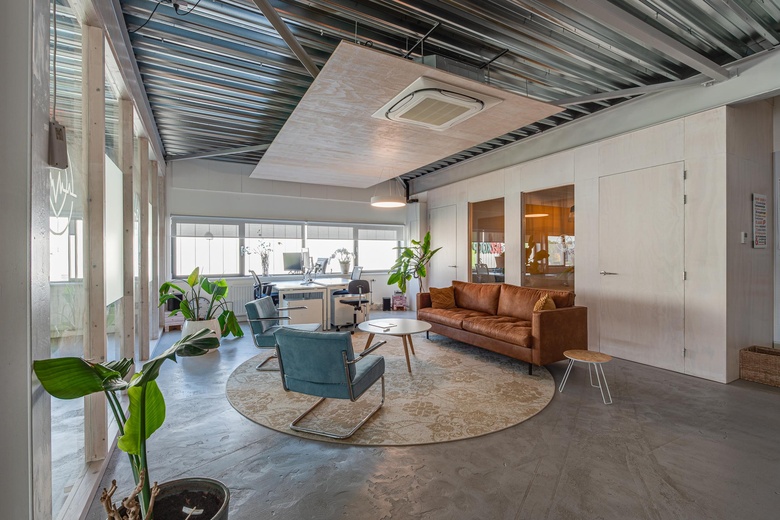 KantoorruimteaanVan Leeuwenhoekweg 2 a<br/> inIJsselstein