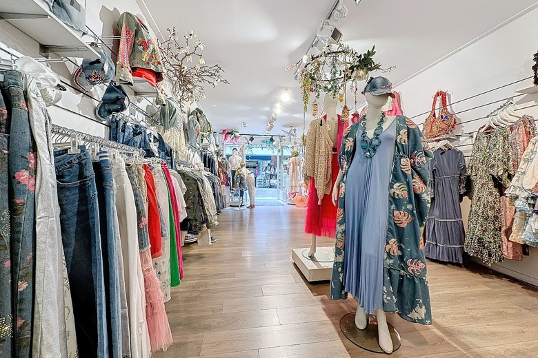 WinkelruimteaanNieuwstraat 17<br/> inSluis WinkelruimteaanNieuwstraat 17<br/> inSluis