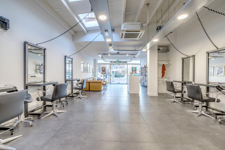WinkelruimteaanBeekstraat 68<br/> inArnhem WinkelruimteaanBeekstraat 68<br/> inArnhem