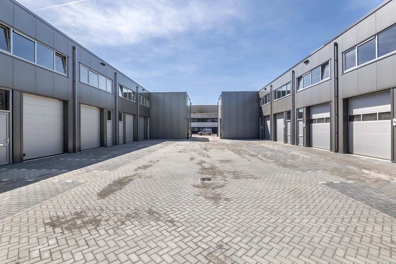BedrijfsruimteaanLatensteinse Middenweg 31<br/> inTiel