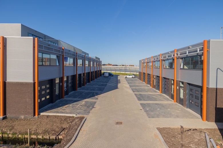 BedrijfsruimteaanCilinderweg 75<br/> inRoelofarendsveen