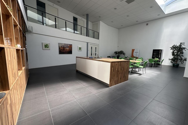 BedrijfsruimteaanLeeuwenhoekstraat 1<br/> inBerkel-Enschot BedrijfsruimteaanLeeuwenhoekstraat 1<br/> inBerkel-Enschot