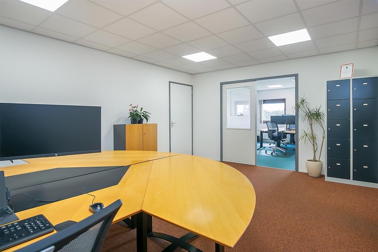 KantoorruimteaanVeenderveld 32<br/> inRoelofarendsveen KantoorruimteaanVeenderveld 32<br/> inRoelofarendsveen
