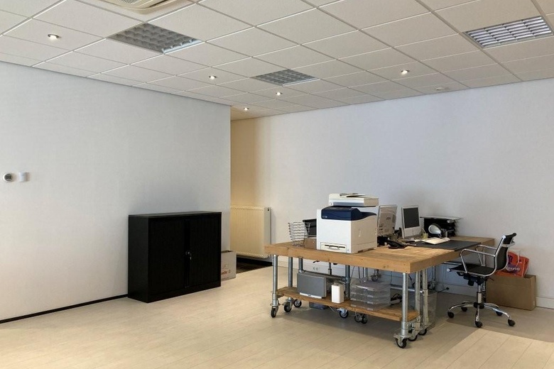 BedrijfsruimteaanSchuit 16 G<br/> inOudkarspel