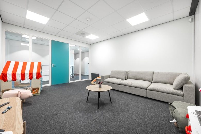 BedrijfsruimteaanDwarsvaartweg 6<br/> inLelystad BedrijfsruimteaanDwarsvaartweg 6<br/> inLelystad