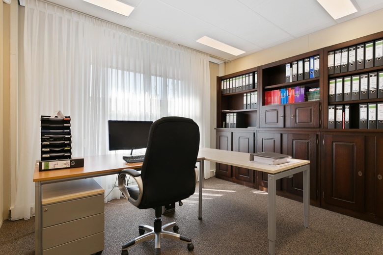 KantoorruimteaanVluchtoord 24<br/> inUden