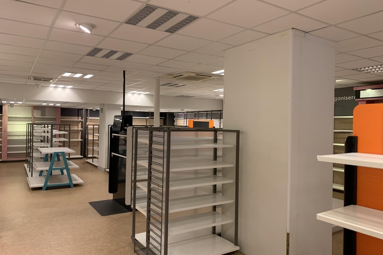 WinkelruimteaanRaadhuisplein 25 - 27<br/> inRozenburg