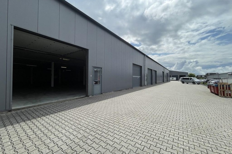 BedrijfsruimteaanLegmeerdijk 169 A<br/> inAalsmeer