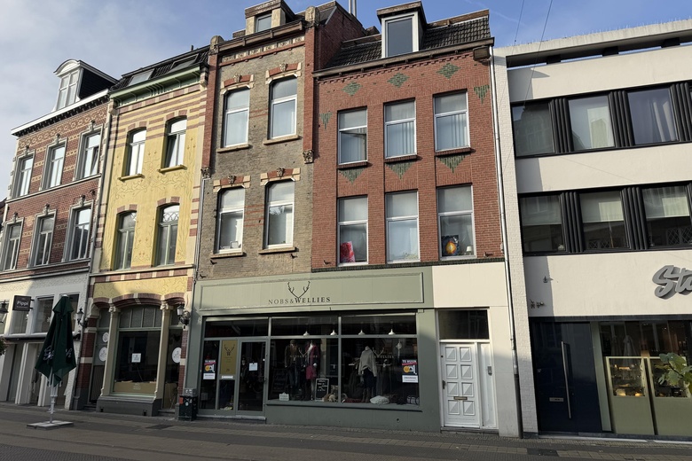 Bekijk foto 1 van Parade 20