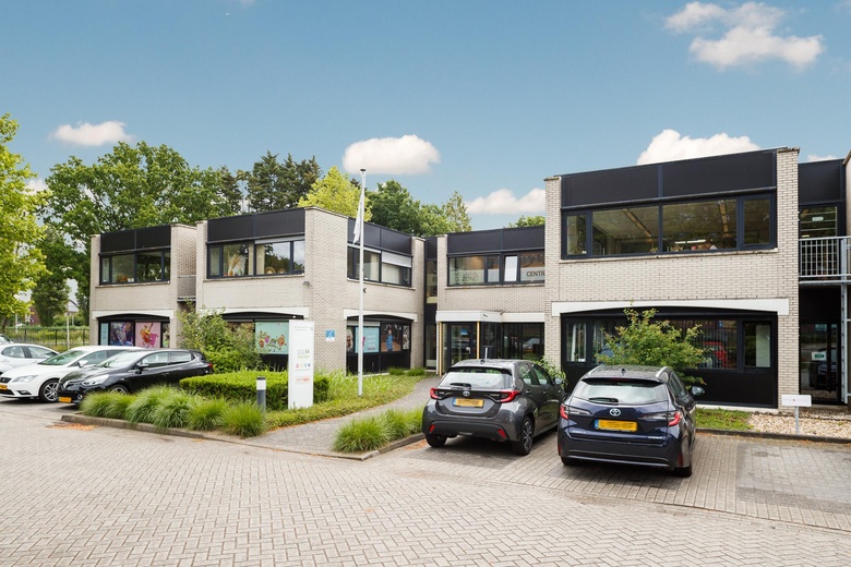 Bekijk foto 1 van Burgemeester Verderlaan 19