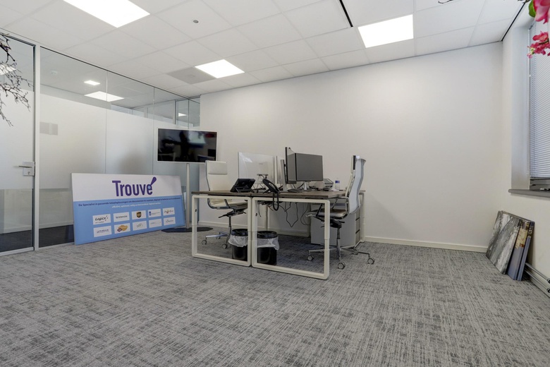 KantoorruimteaanHoogeveenenweg 100<br/> inNieuwerkerk aan den IJssel