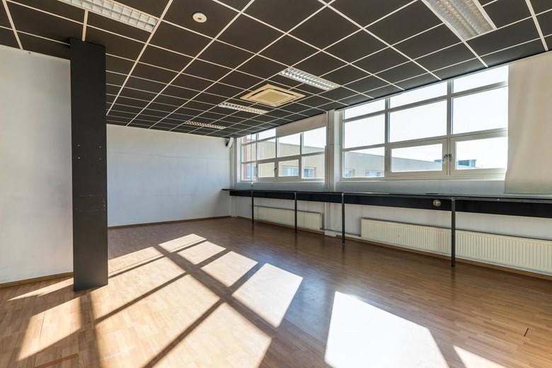KantoorruimteaanPiekstraat 15 35<br/> inRotterdam KantoorruimteaanPiekstraat 15 35<br/> inRotterdam