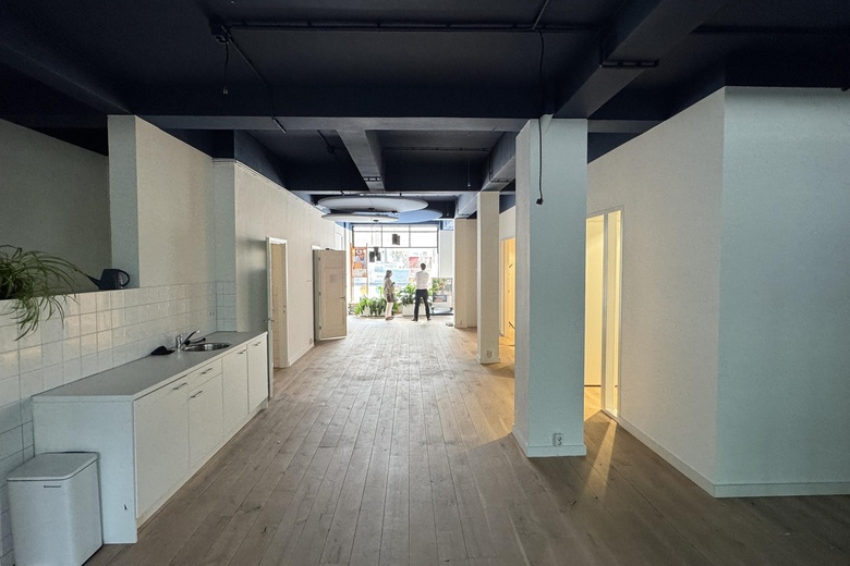 WinkelruimteaanLaan van Nieuw-Oost-Indie 102<br/> inDen Haag