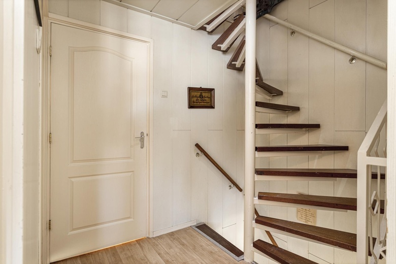 BedrijfsruimteaanOldenzaalsestraat 27 - 29<br/> inLosser