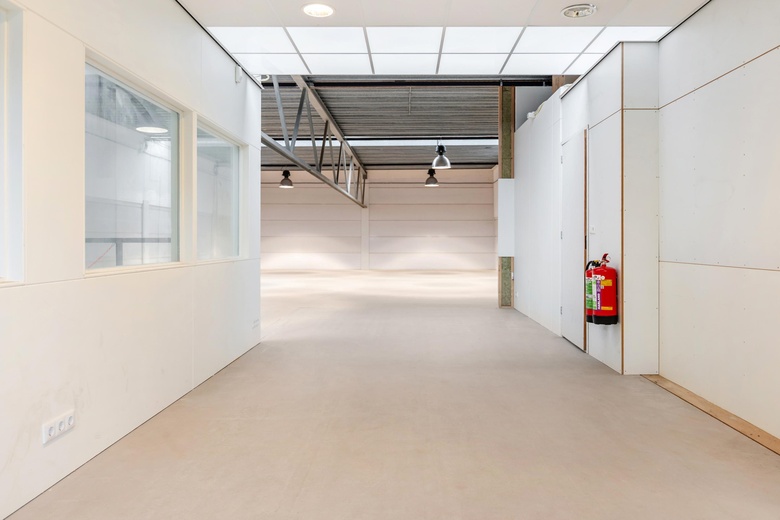 BedrijfsruimteaanAmsterdamseweg 15 f<br/> inUithoorn