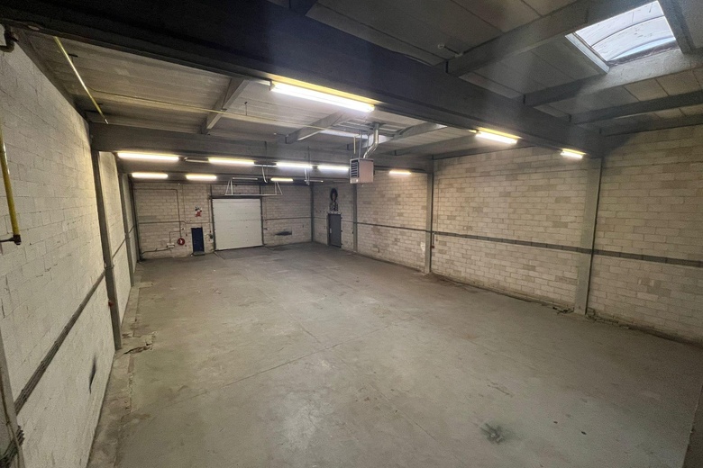 BedrijfsruimteaanKamerlingh Onnesweg 18<br/> inDordrecht