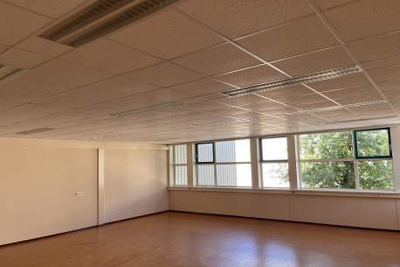 KantoorruimteaanZuiddijk 1<br/> inHelmond KantoorruimteaanZuiddijk 1<br/> inHelmond