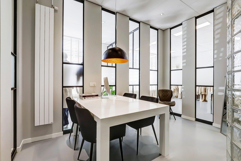 BedrijfsruimteaanDe Lasso-Zuid 9<br/> inRoelofarendsveen