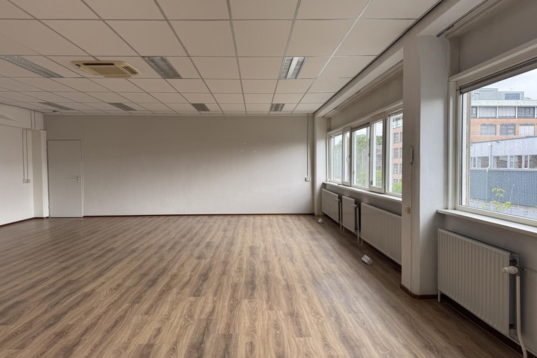 Kantoorruimteaanvan Houten Industriepark 12<br/> inWeesp Kantoorruimteaanvan Houten Industriepark 12<br/> inWeesp
