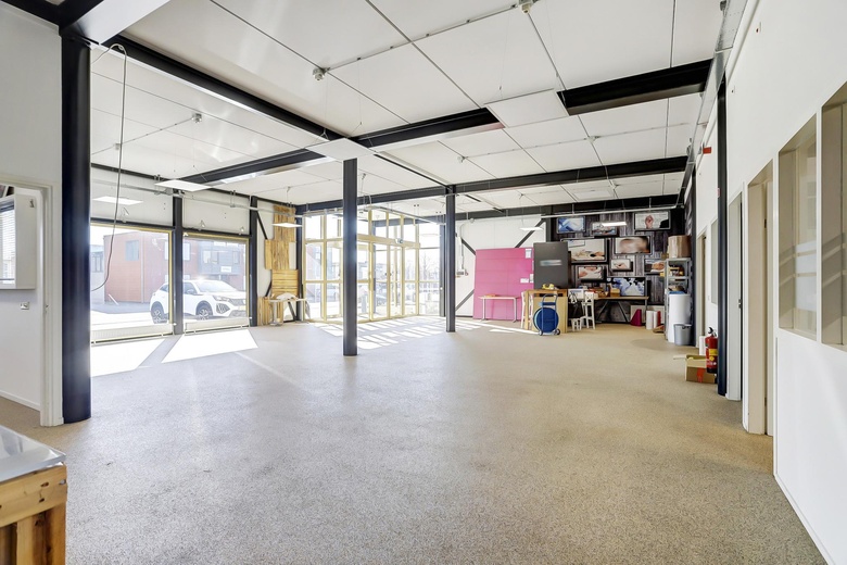 BedrijfsruimteaanAmbachtsstraat 75<br/> inWinterswijk BedrijfsruimteaanAmbachtsstraat 75<br/> inWinterswijk