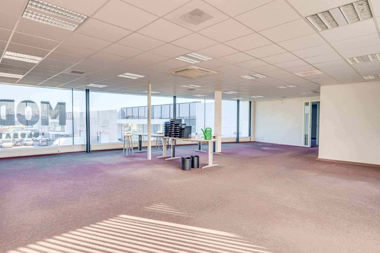 BedrijfsruimteaanVossenbeemd 111<br/> inHelmond