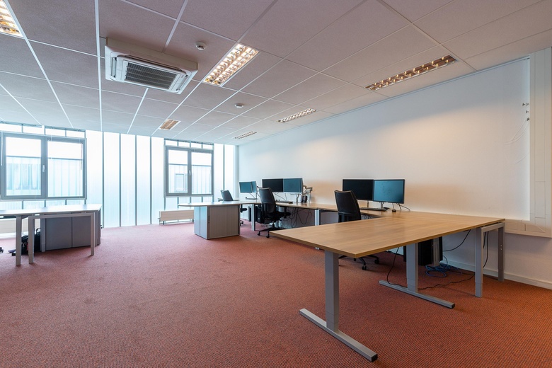 BedrijfsruimteaanPesetaweg 121<br/> inNieuw-Vennep