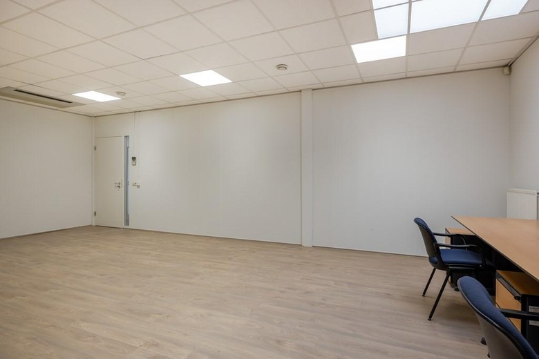 KantoorruimteaanJaap Bijzerweg 11<br/> inWoerden KantoorruimteaanJaap Bijzerweg 11<br/> inWoerden