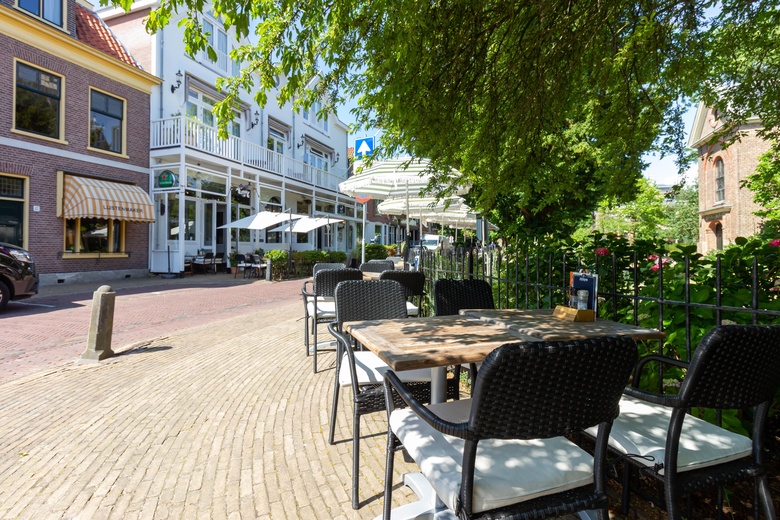 Bekijk foto 1 van Kerkplein 16