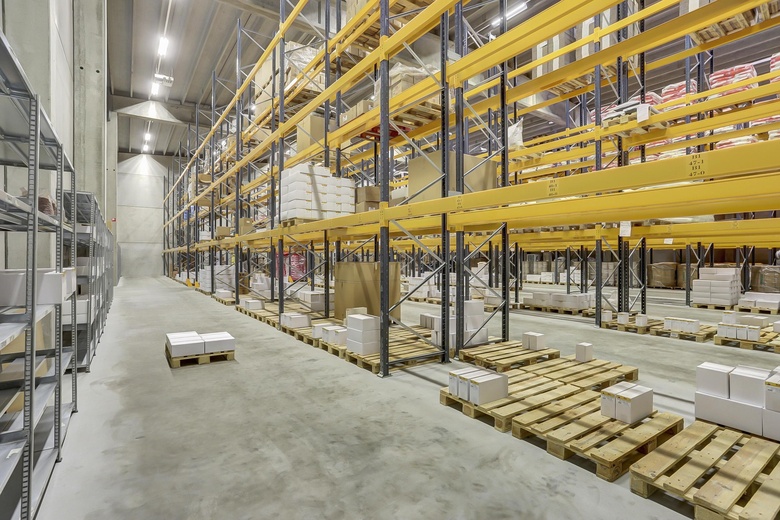 BedrijfsruimteaanDistributieweg 33<br/> inAlphen aan den Rijn BedrijfsruimteaanDistributieweg 33<br/> inAlphen aan den Rijn
