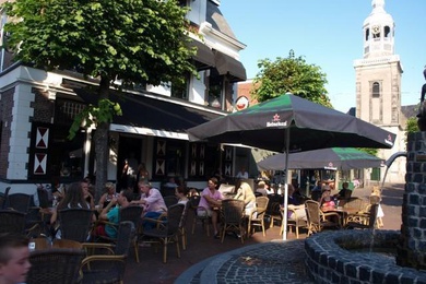 Bekijk foto 2 van Kerkstraat 2