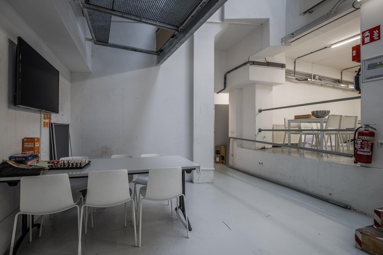WinkelruimteaanRijnstraat 72<br/> inArnhem WinkelruimteaanRijnstraat 72<br/> inArnhem