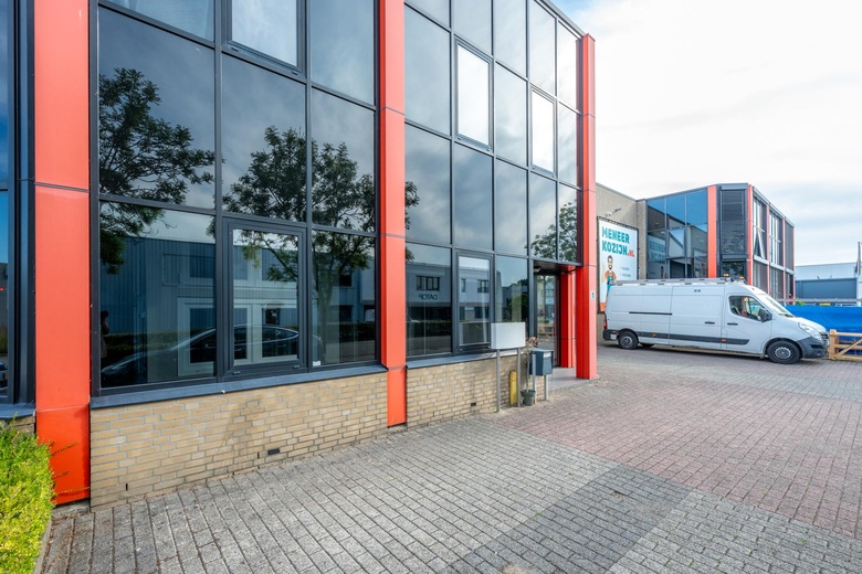 BedrijfsruimteaanWilgenkade 1<br/> inHouten