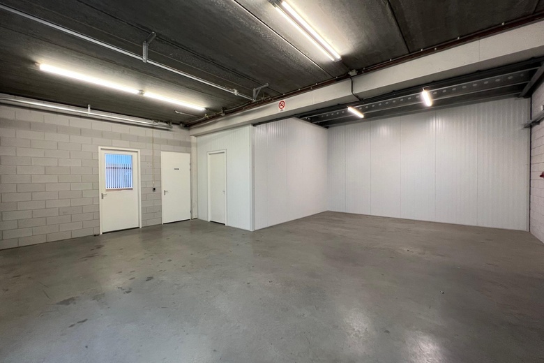 BedrijfsruimteaanWattstraat 80<br/> inZwijndrecht