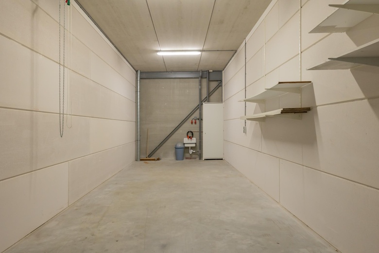 BedrijfsruimteaanVeerpolder 19 077<br/> inWarmond