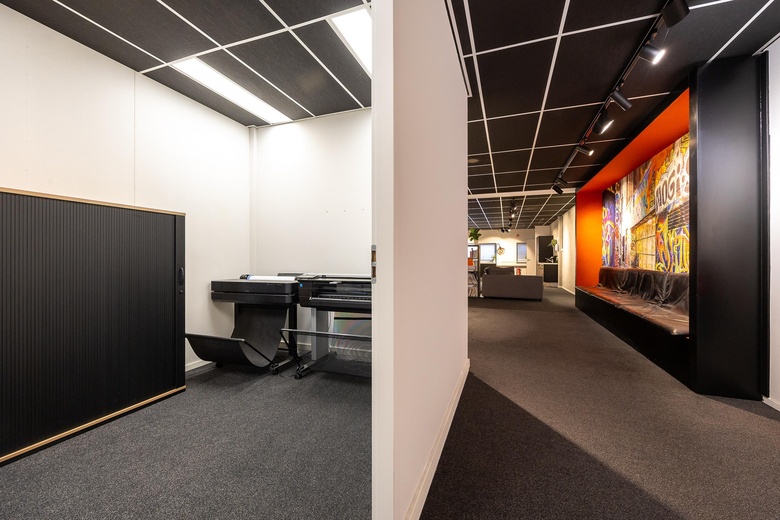 BedrijfsruimteaanLuzernestraat 9<br/> inNieuw-Vennep