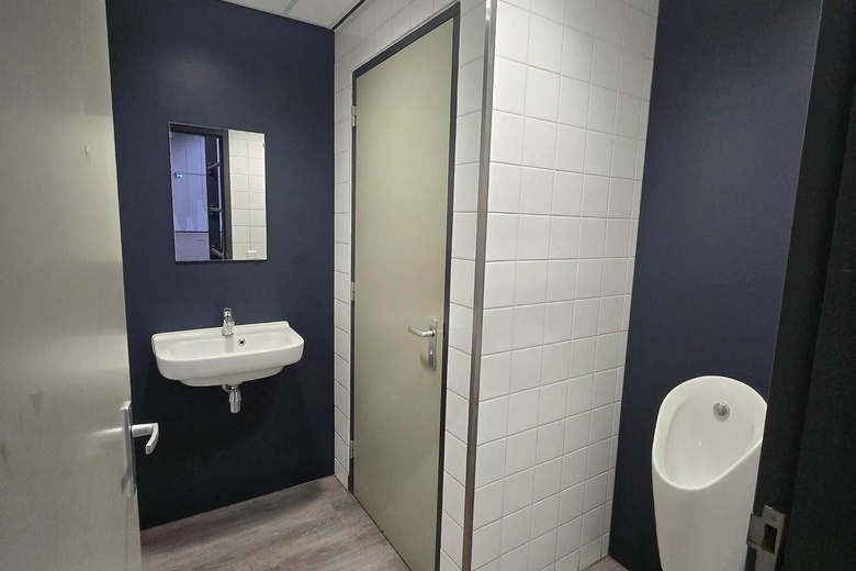 BedrijfsruimteaanEssebaan 43<br/> inCapelle aan den IJssel