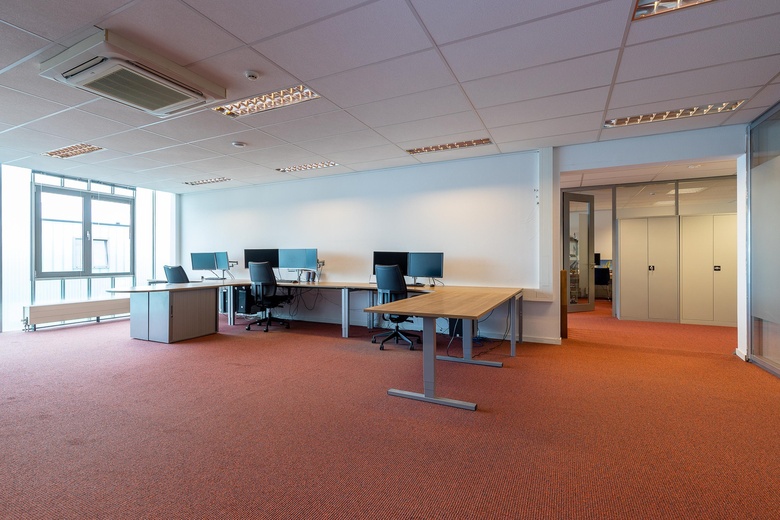 BedrijfsruimteaanPesetaweg 121<br/> inNieuw-Vennep