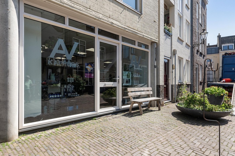 Bekijk foto 1 van Golstraat 13 Bekijk foto 1 van Golstraat 13