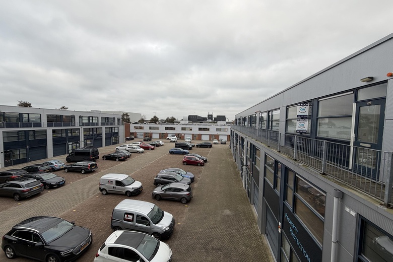 Bekijk foto 1 van Wateringweg 109