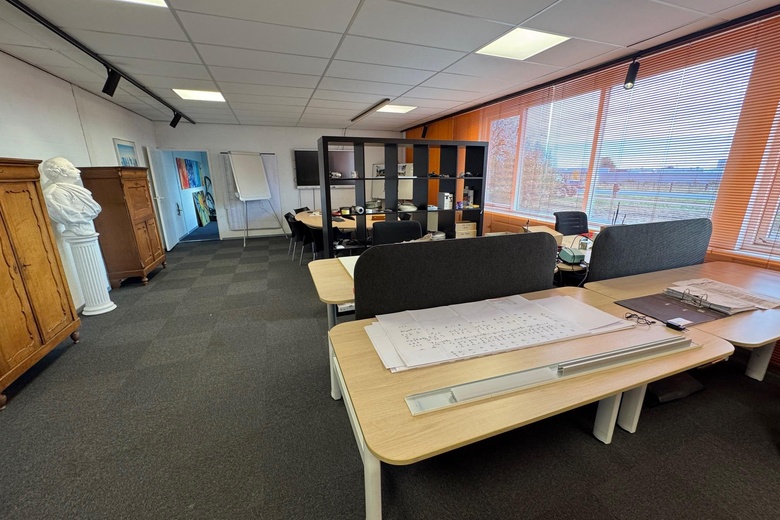 BedrijfsruimteaanElftweg 54<br/> inRaamsdonksveer