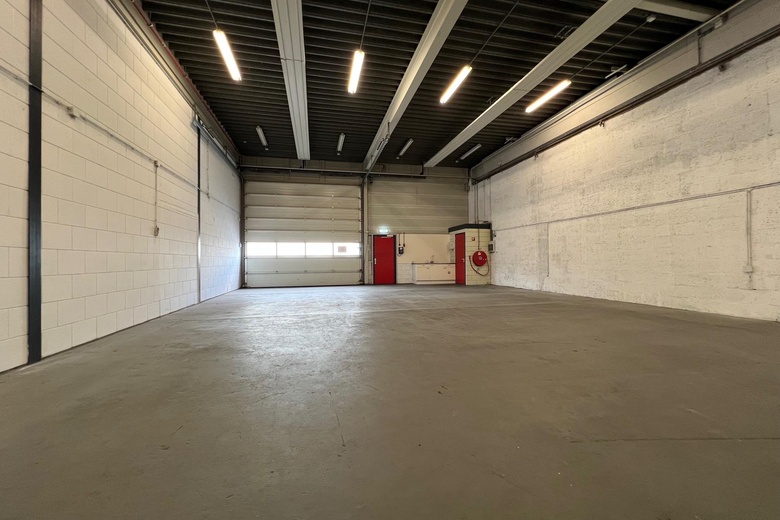 BedrijfsruimteaanAmbachtsweg 7<br/> inGroot-Ammers BedrijfsruimteaanAmbachtsweg 7<br/> inGroot-Ammers