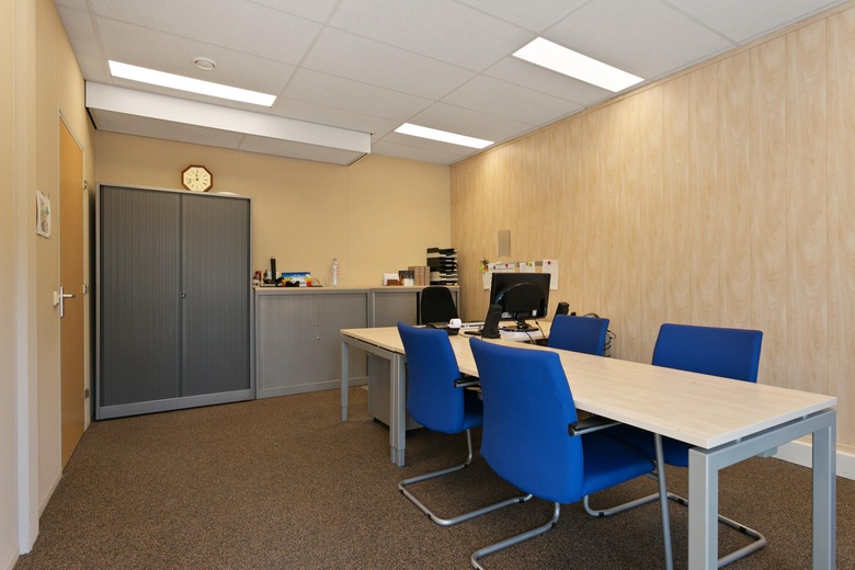 KantoorruimteaanVluchtoord 24<br/> inUden