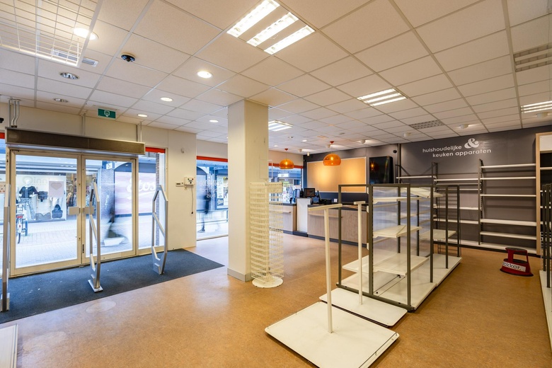 WinkelruimteaanOostermeent-West 9<br/> inHuizen WinkelruimteaanOostermeent-West 9<br/> inHuizen