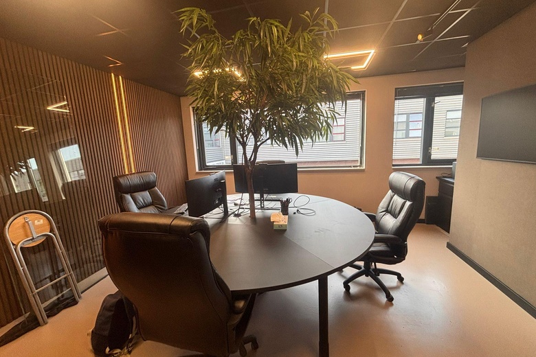 BedrijfsruimteaanKievitsven 78<br/> inRosmalen BedrijfsruimteaanKievitsven 78<br/> inRosmalen