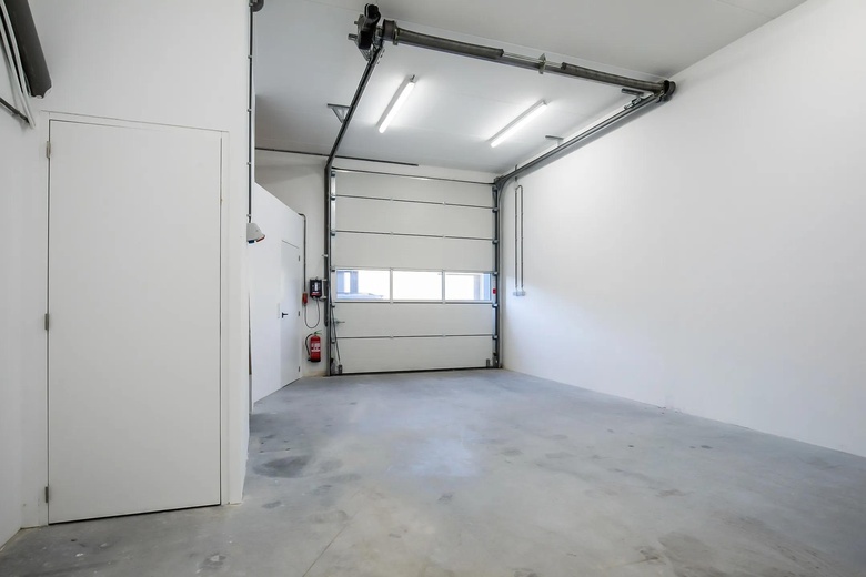 BedrijfsruimteaanAmbachtsweg 11 c<br/> inOosthuizen