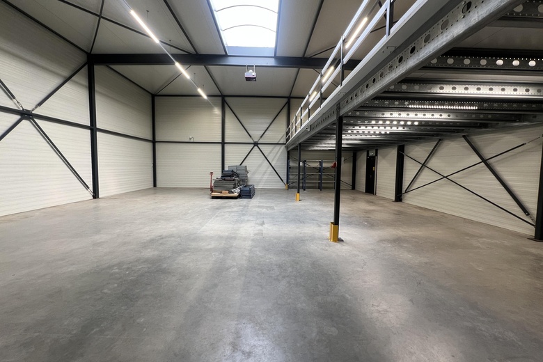 BedrijfsruimteaanAmbachtsstraat 6<br/> inZuid-Beijerland