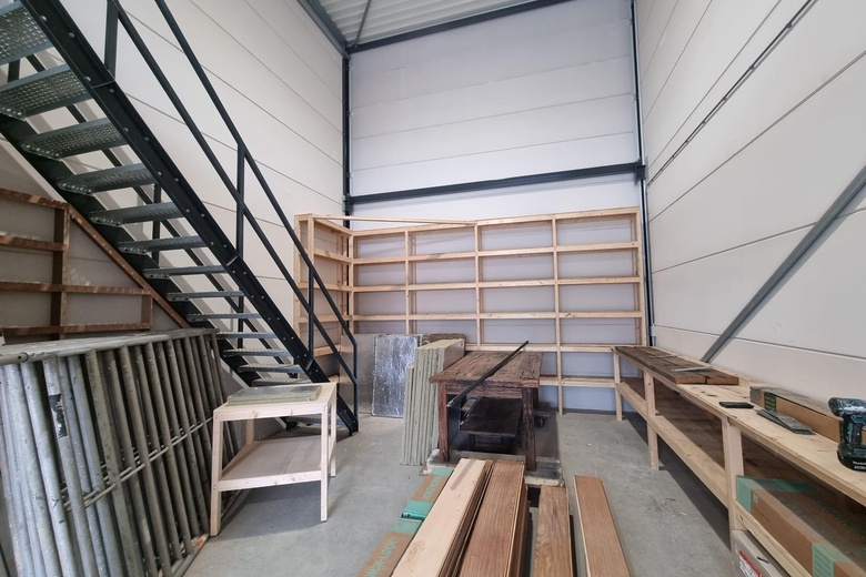 BedrijfsruimteaanIndustrieweg 13 04<br/> inVuren